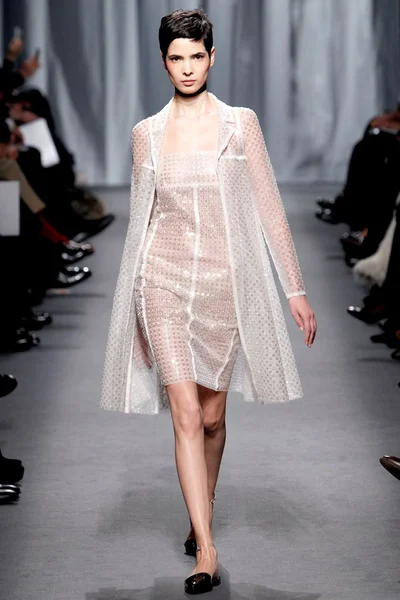 Look 60